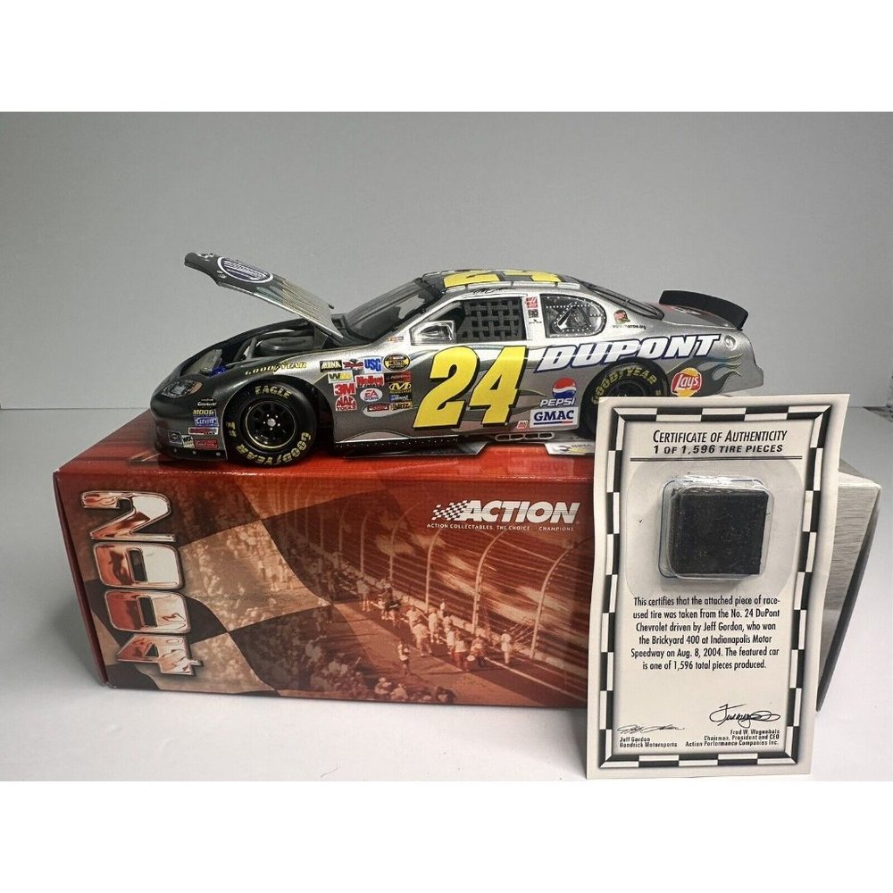 2004 Jeff Gordon #24 "DUPONT /HMS 20th ANNIVERSARY" Monte Carlo 1/24 Action